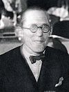 https://upload.wikimedia.org/wikipedia/commons/thumb/2/23/Le_Corbusier_1933.JPG/100px-Le_Corbusier_1933.JPG